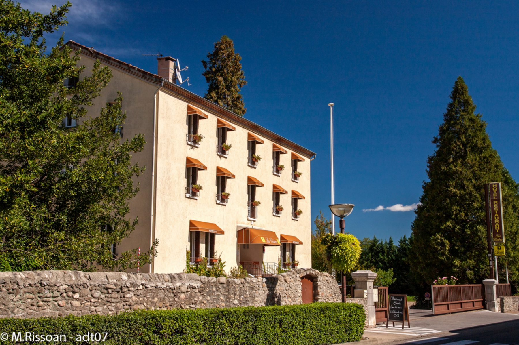 Hôtel-Restaurant les Cèdres